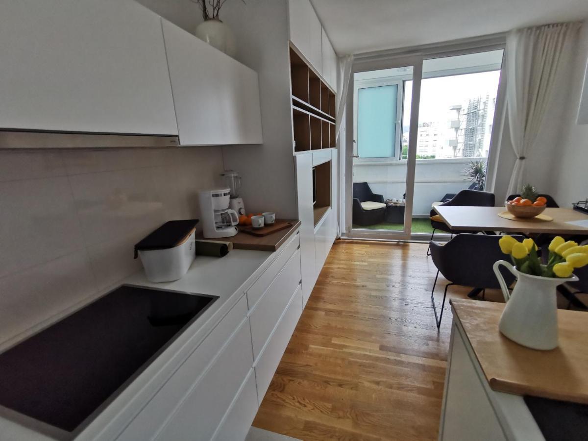 White 5 Apartment Split Exterior foto