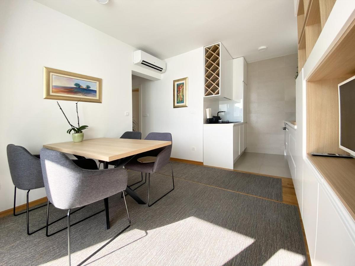White 5 Apartment Split Exterior foto