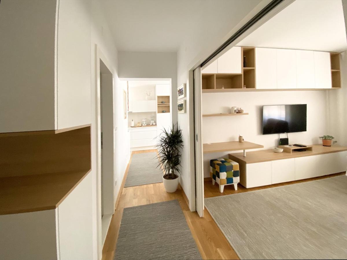 White 5 Apartment Split Exterior foto